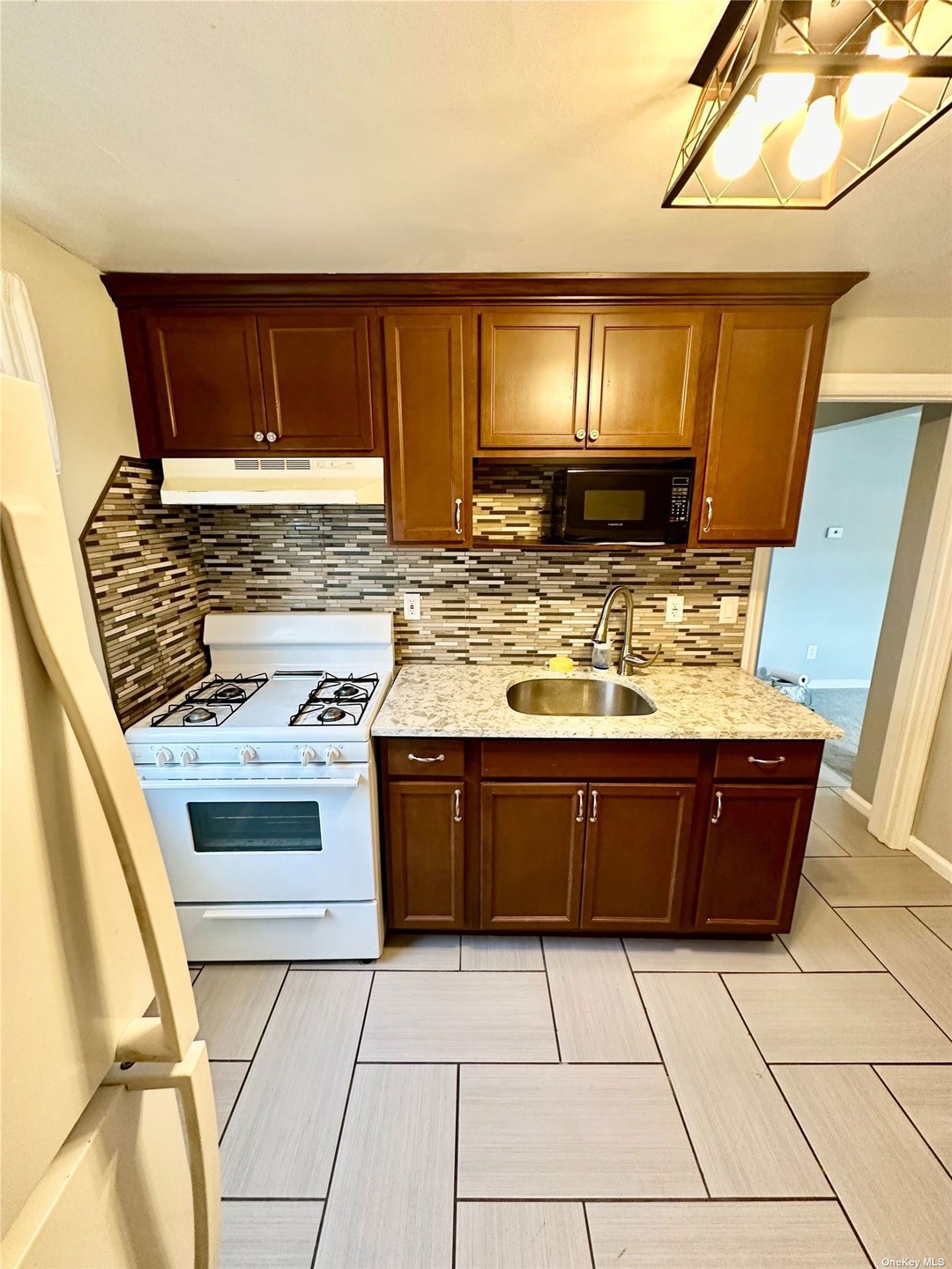 926 Third Ave, Franklin Square, NY 11010 - photo 1