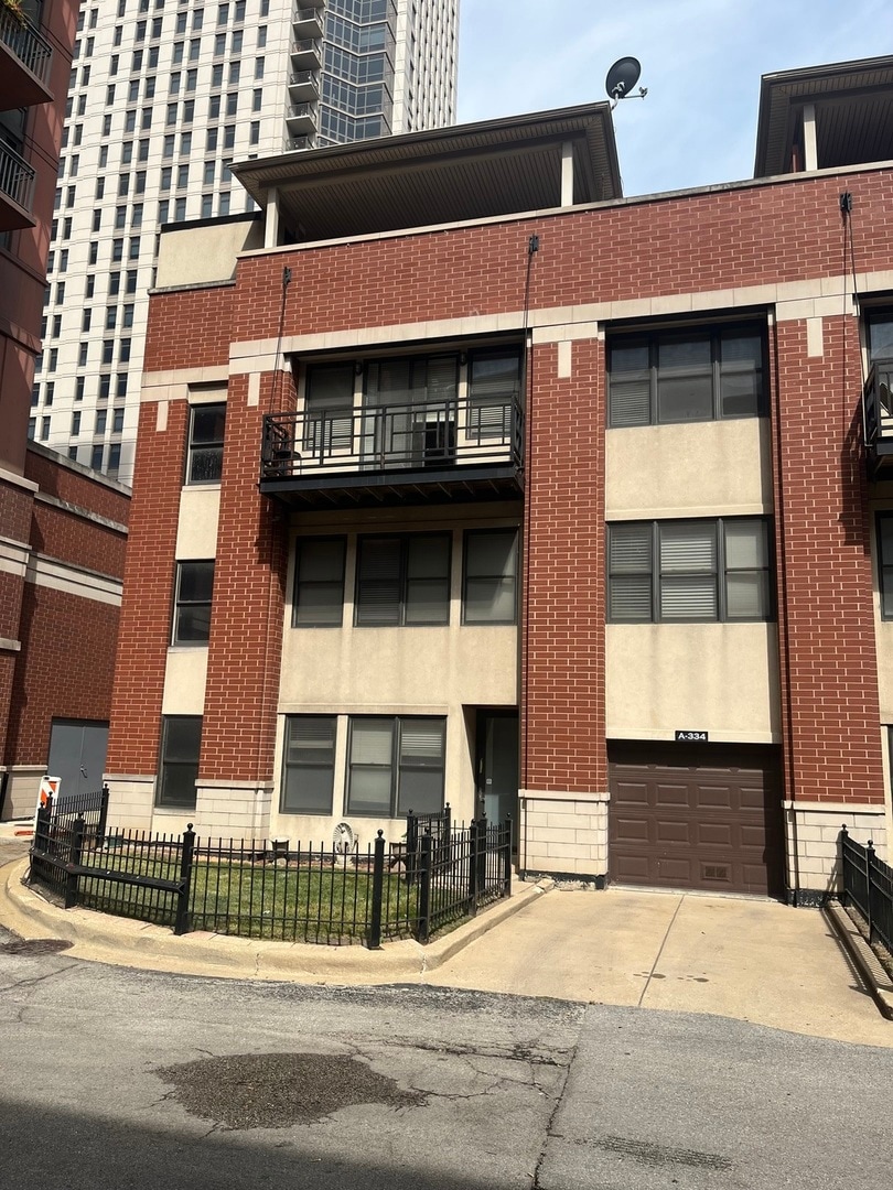 334 N Jefferson St unit A, Chicago, IL 60661 - photo 1