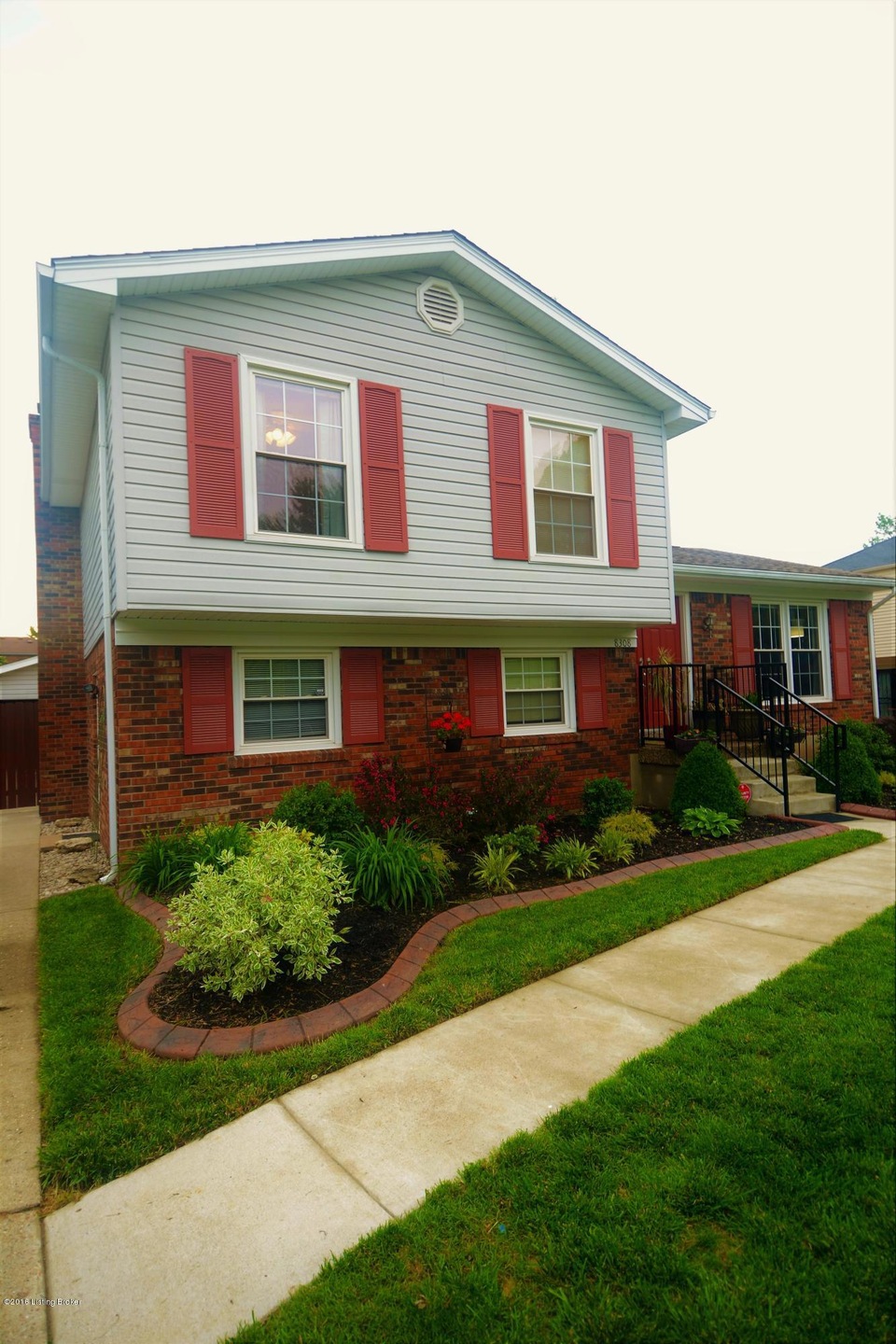 8308 Daverman Dr, Louisville, KY 40228 - photo 1