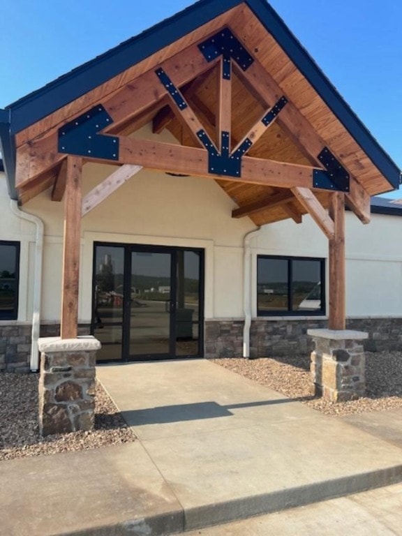 Grand Slam Business Park is a premier mixed-use development in Fort Smith. 17.72 acres, the property offers three 1.1-acre lots, 12 flexible buildings, fiber-optic connectivity, LED signage, and new road access with 20,000+ daily vehicle exposure. Projected returns include $1.836M annual rental income, $1M+ lot sales, and a 15.3% ROI. With proximity to Fort Smith Regional Airport and regional growth fueled by military expansion, this is a rare investment opportunity.