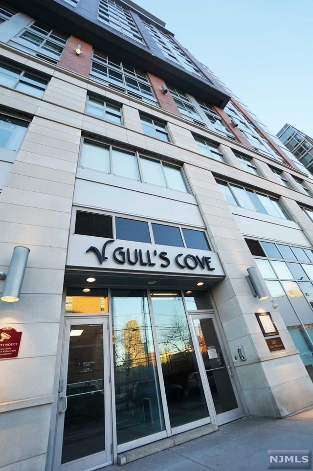 Gull's Cove unit 617, Jersey City, NJ 07302 - photo 1
