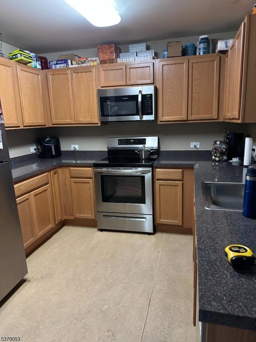 Skyview Rahway unit 503, Rahway, NJ 07065 - photo 1