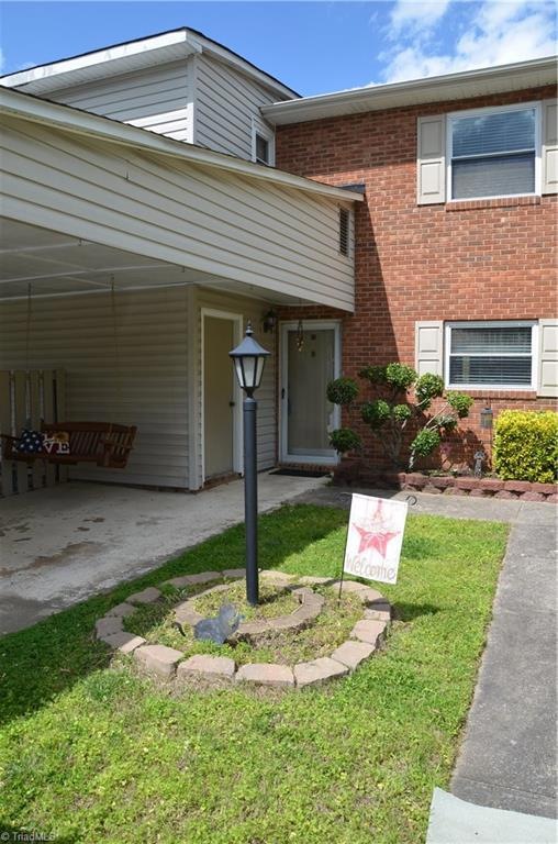 3 Bedroom 2.5 bath townhome/condo in Davidson County.