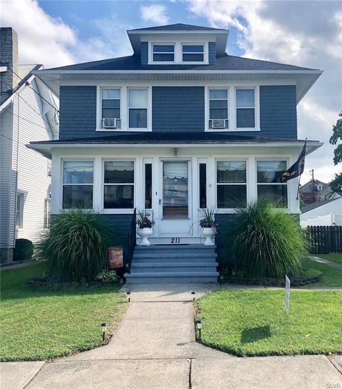 211 Mauch Chunk St, Nazareth, PA 18064 - photo 1