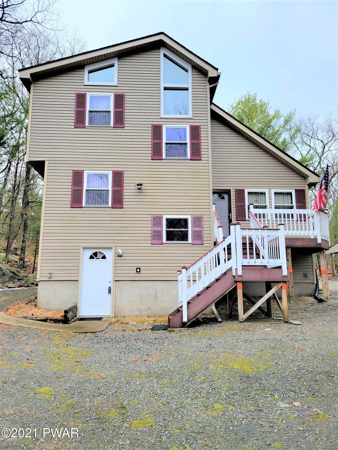 141 Paper Birch S, Tafton, PA 18464 - photo 1