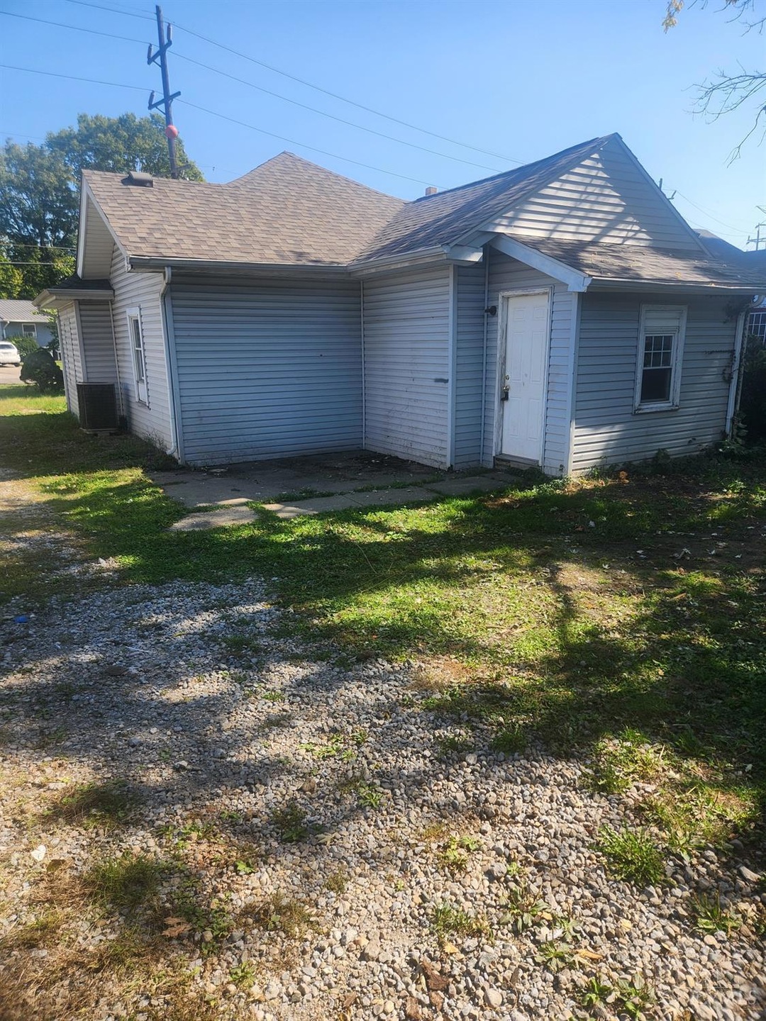 2208 Highland St, Middletown, OH 45044 - photo 1