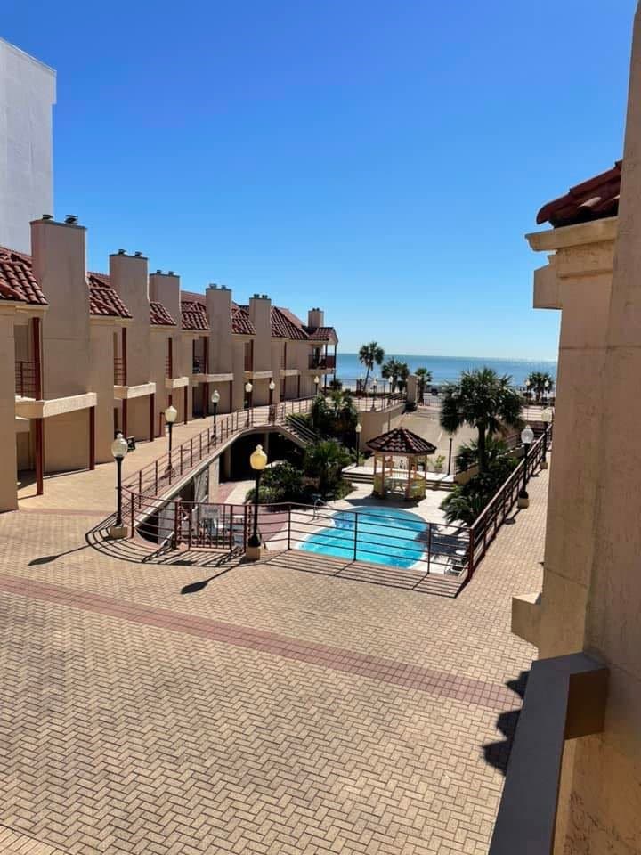 7312 Seawall Blvd unit 211, Galveston, TX 77551 - photo 1