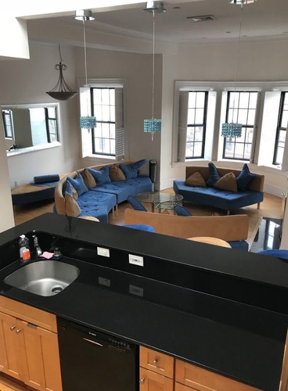 175 Saint Botolph St unit 4, Boston, MA 02115 - photo 1