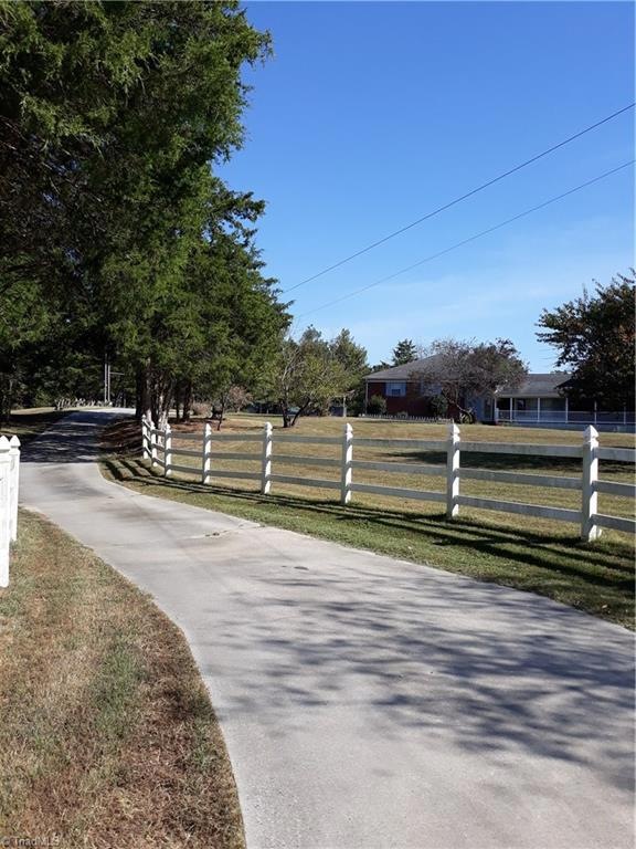 1439 Jackson Lake Rd, High Point, NC 27263 - photo 1