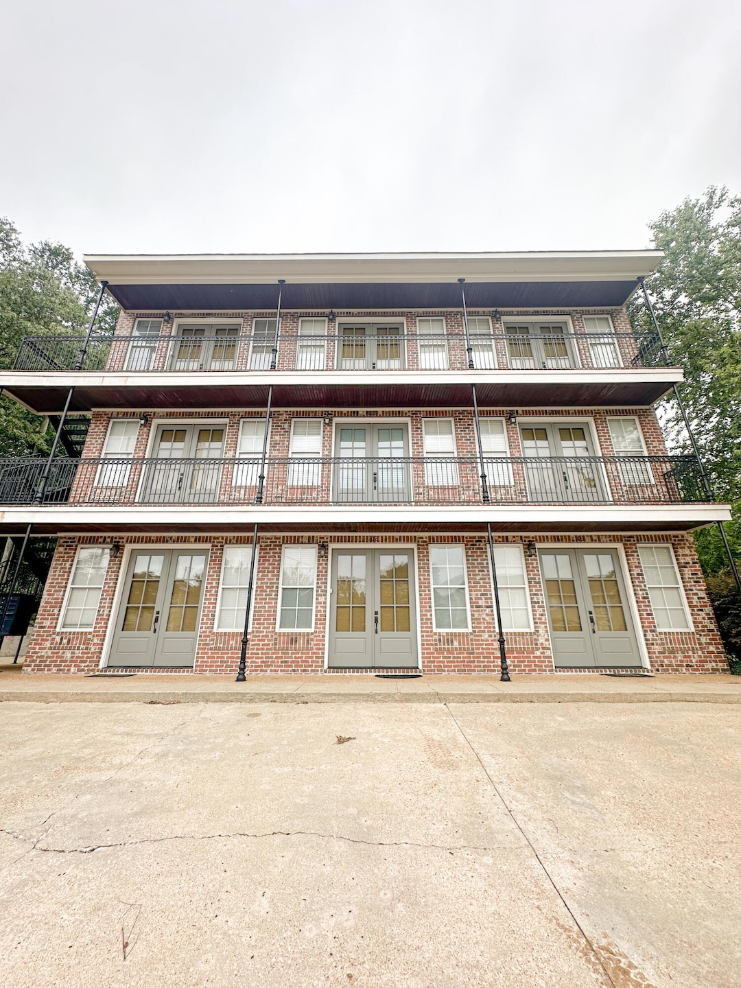 Under Contract $219,799