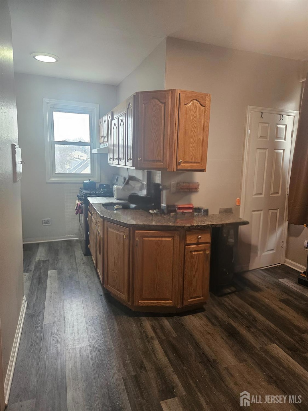 421 River Dr unit 2, Elmwood Park, NJ 07407 - photo 1