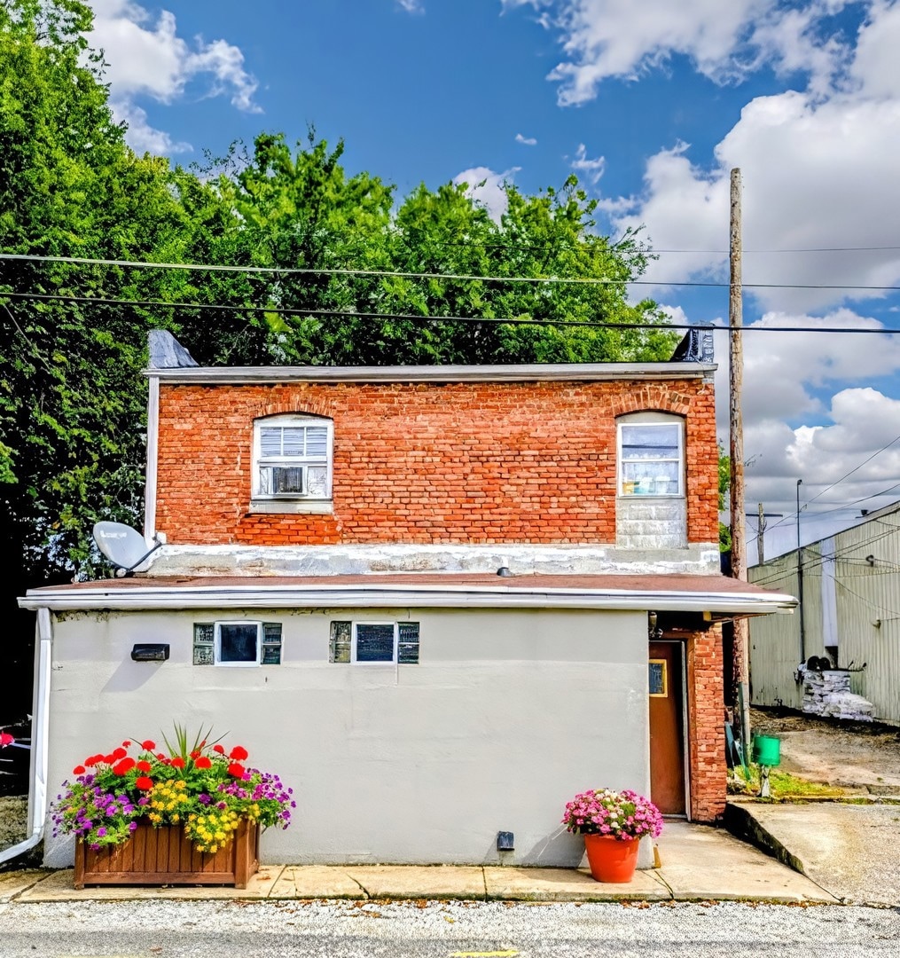 109 N Dixie Hwy, Momence, IL 60954 - photo 1