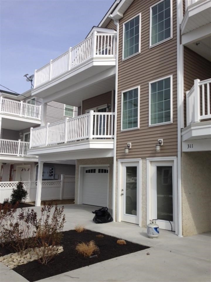 311 W Cresse Ave unit 4 2nd Fl., Wildwood, NJ 08260 - photo 1