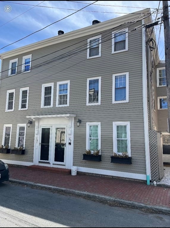 32 Temple St unit 1, Newburyport, MA 01950 - photo 1