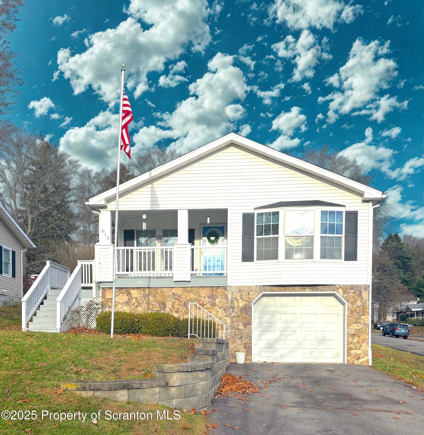 813 Poplar St, Clarks Summit, PA 18411 - photo 1