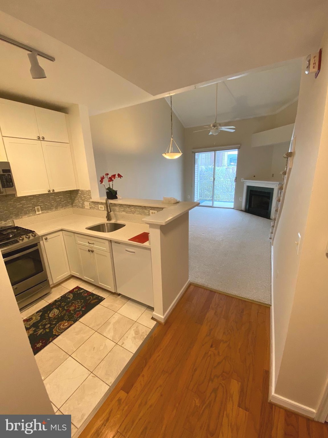 Lillian Court unit 415, McLean, VA 22102 - photo 1