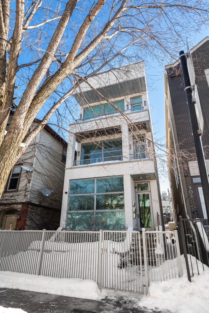 903 N Honore St unit 2, Chicago, IL 60622 - photo 1