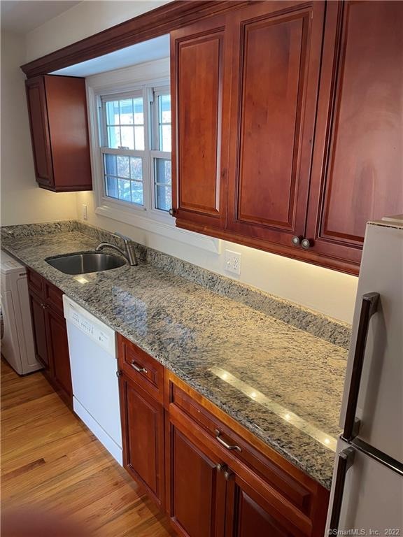 245 Unquowa Rd unit 16, Fairfield, CT 06824 - photo 1