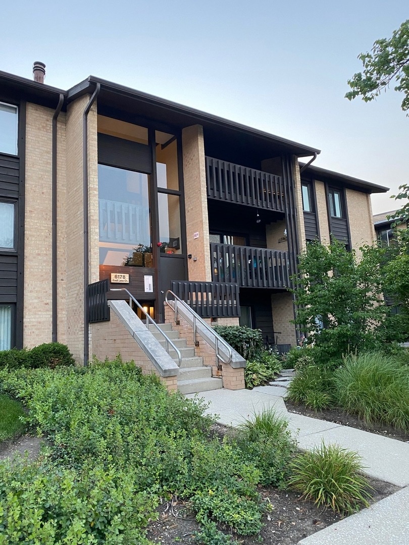 6178 Knoll Lane Ct unit 307, Willowbrook, IL 60527 - photo 1