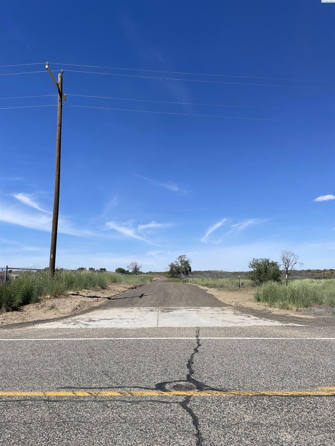 1008 Eltopia Rd, Eltopia, WA 99330 - photo 1