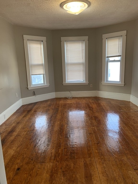 10 Shute St unit 3, Everett, MA 02149 - photo 1