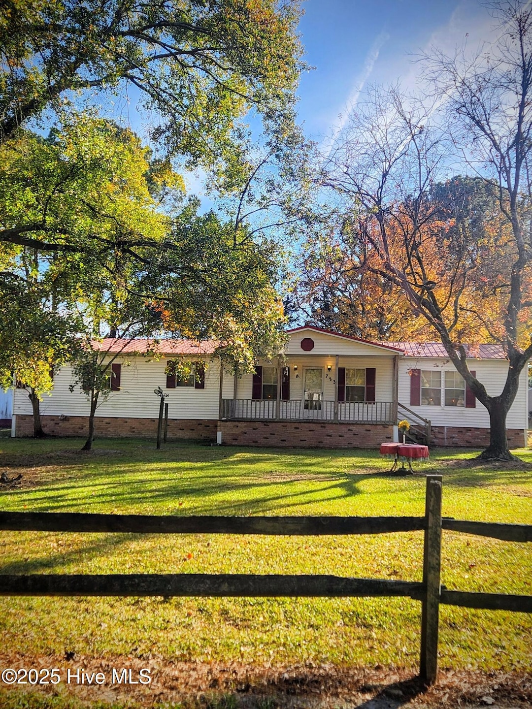 723 W Broad St, Beulaville, NC 28518 - photo 1