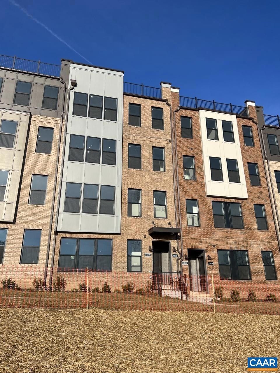 807 Wesley Ln unit A, Charlottesville, VA 22911 - photo 1