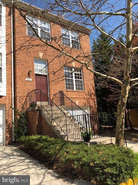 6003 Madison Overlook Ct, Falls Church, VA 22041 - photo 1