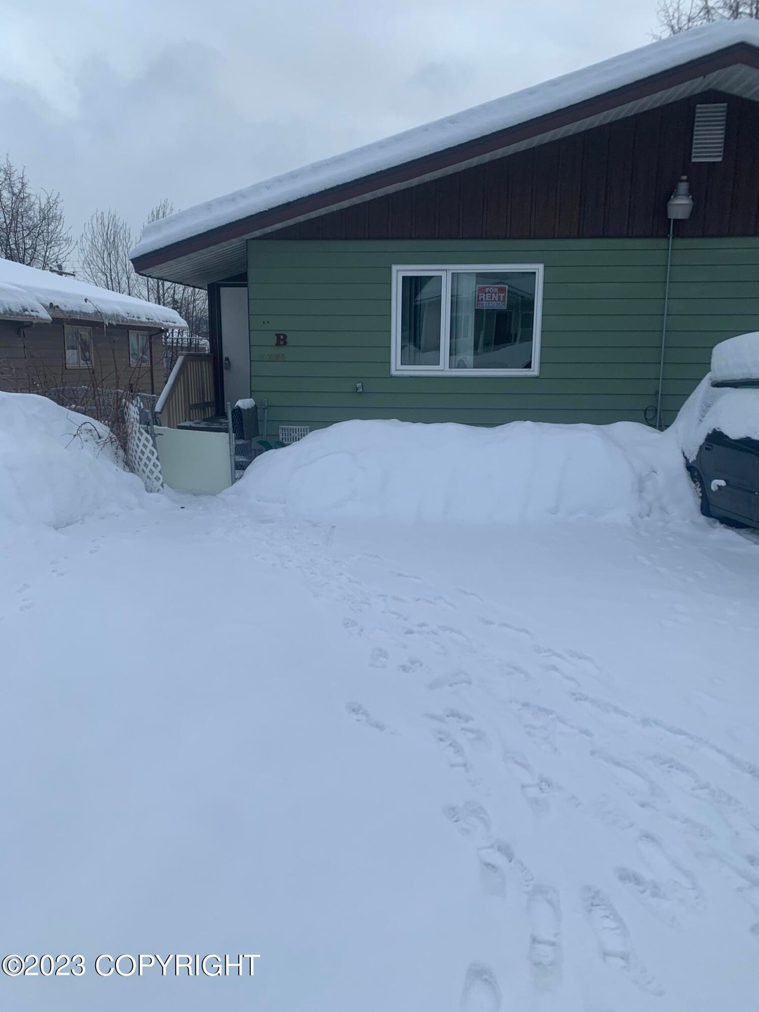 B12AC6D6-70AF-4B1E-998C-F7ED786C7C5C