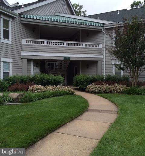13089 Autumn Woods Way unit 201, Fairfax, VA 22033 - photo 1
