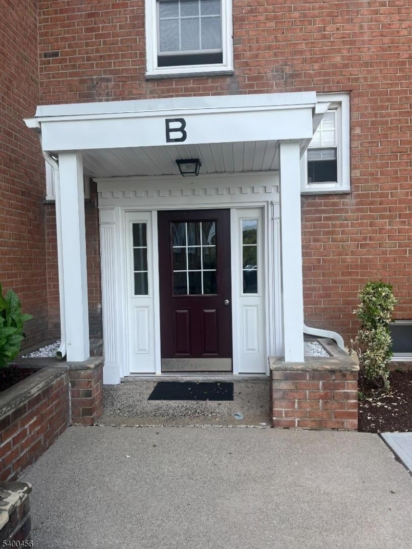 565 Grove St unit B12, Clifton, NJ 07013 - photo 1