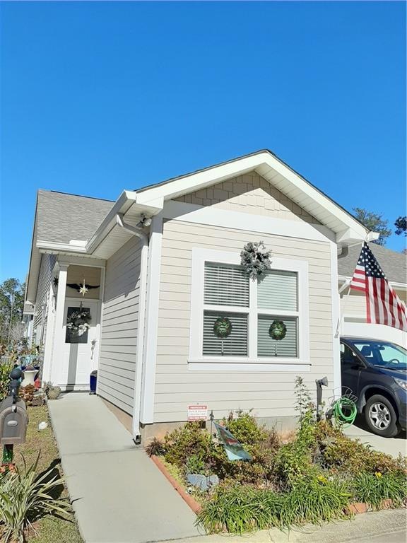 Front View. Lot 33x55.