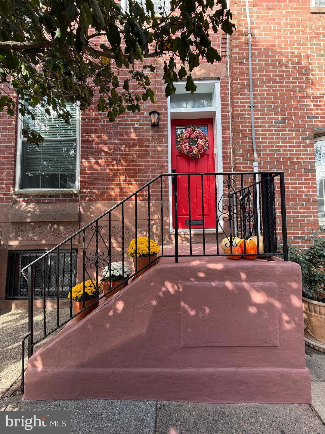 Under Contract $549,000