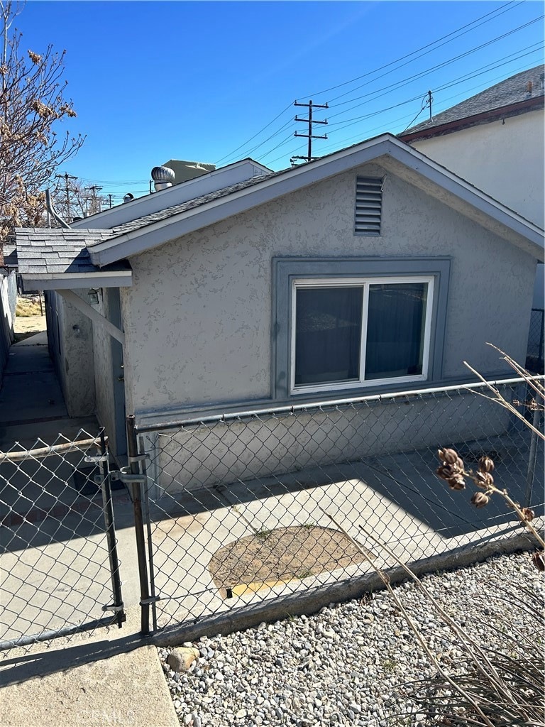15557 5th St, Victorville, CA 92395 - photo 1
