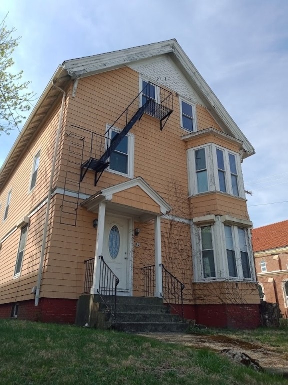 394 Weeden St, Pawtucket, RI 02860 - photo 1