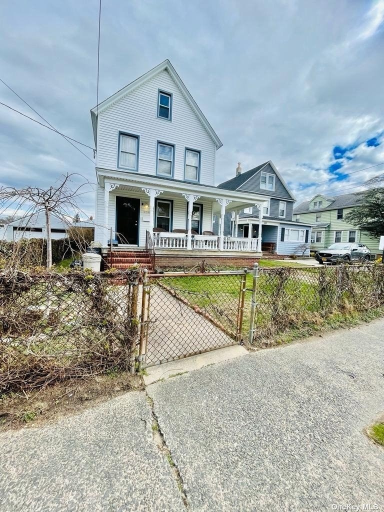 238 Prospect Ave, Cedarhurst, NY 11516 - photo 1