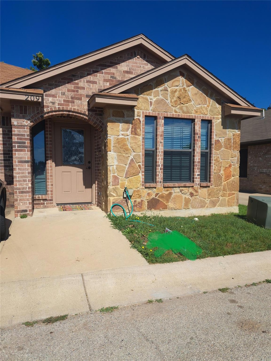 1301 Dicey Rd unit 209, Weatherford, TX 76085 - photo 1