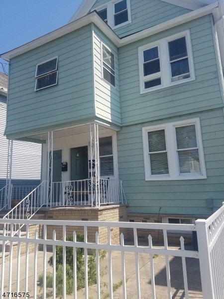 533-535 Richmond St, Elizabeth, NJ 07202 - photo 1