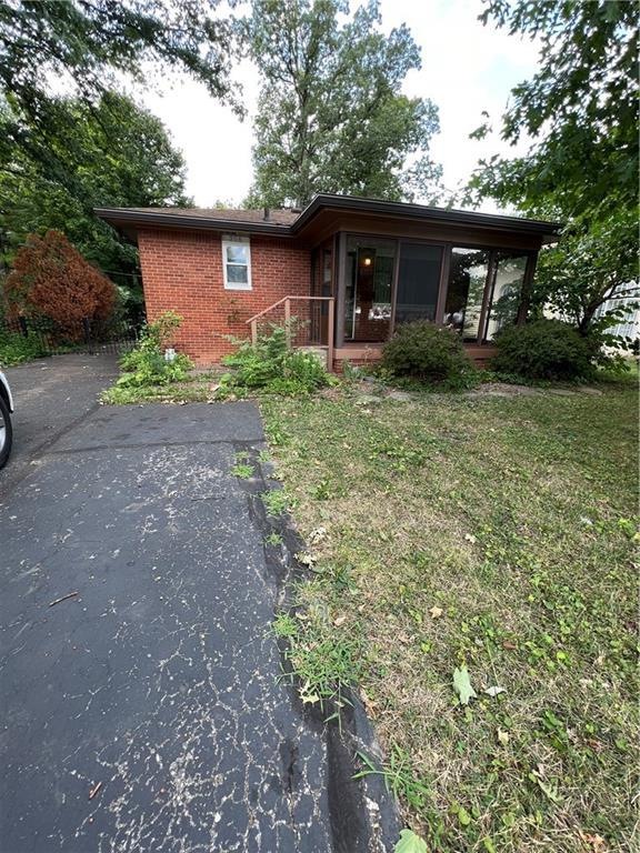 306 S 9th Ave, Beech Grove, IN 46107 - photo 1