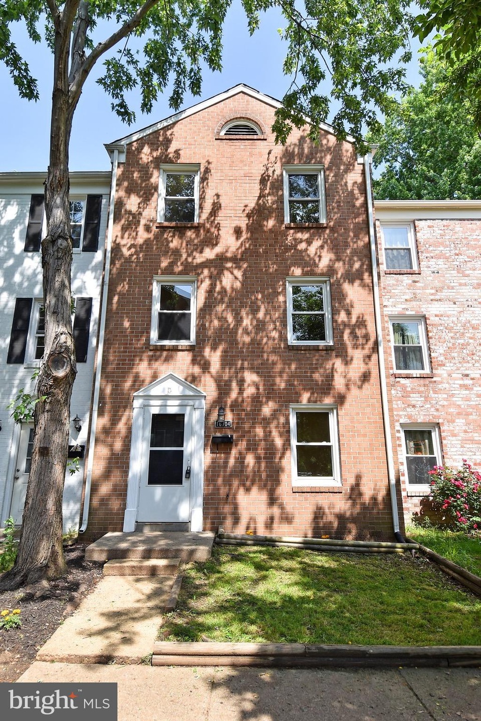 16704 Chowning Ct, Woodbridge, VA 22191 - photo 1