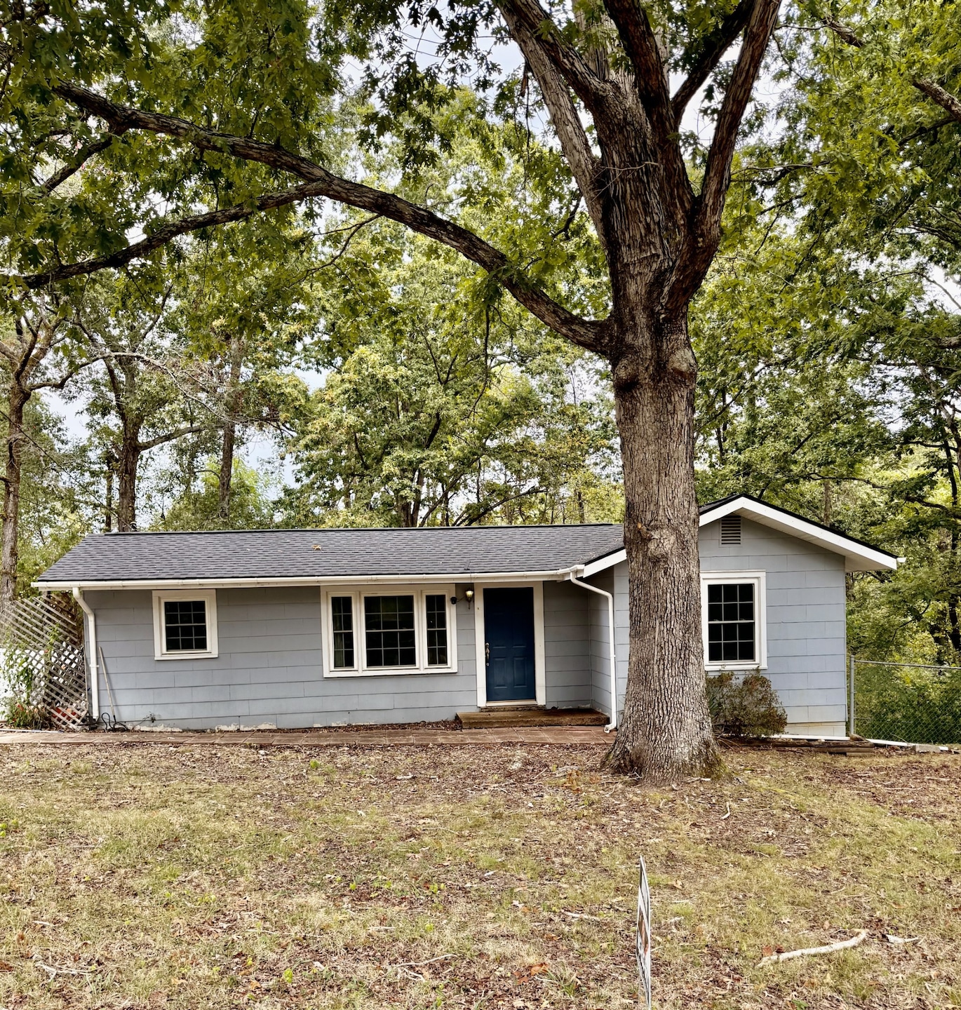 107 W End Dr, Waverly, TN 37185 - photo 1