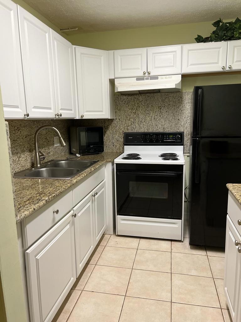 102 Sheffield E unit 102, West Palm Beach, FL 33417 - photo 1