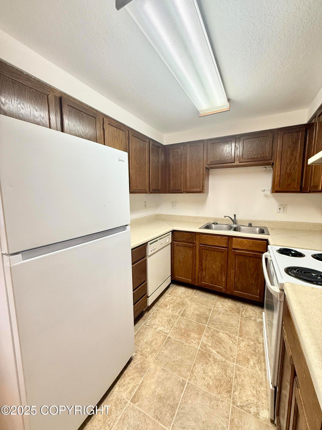 3400 N Star St unit 1, Anchorage, AK 99503 - photo 1