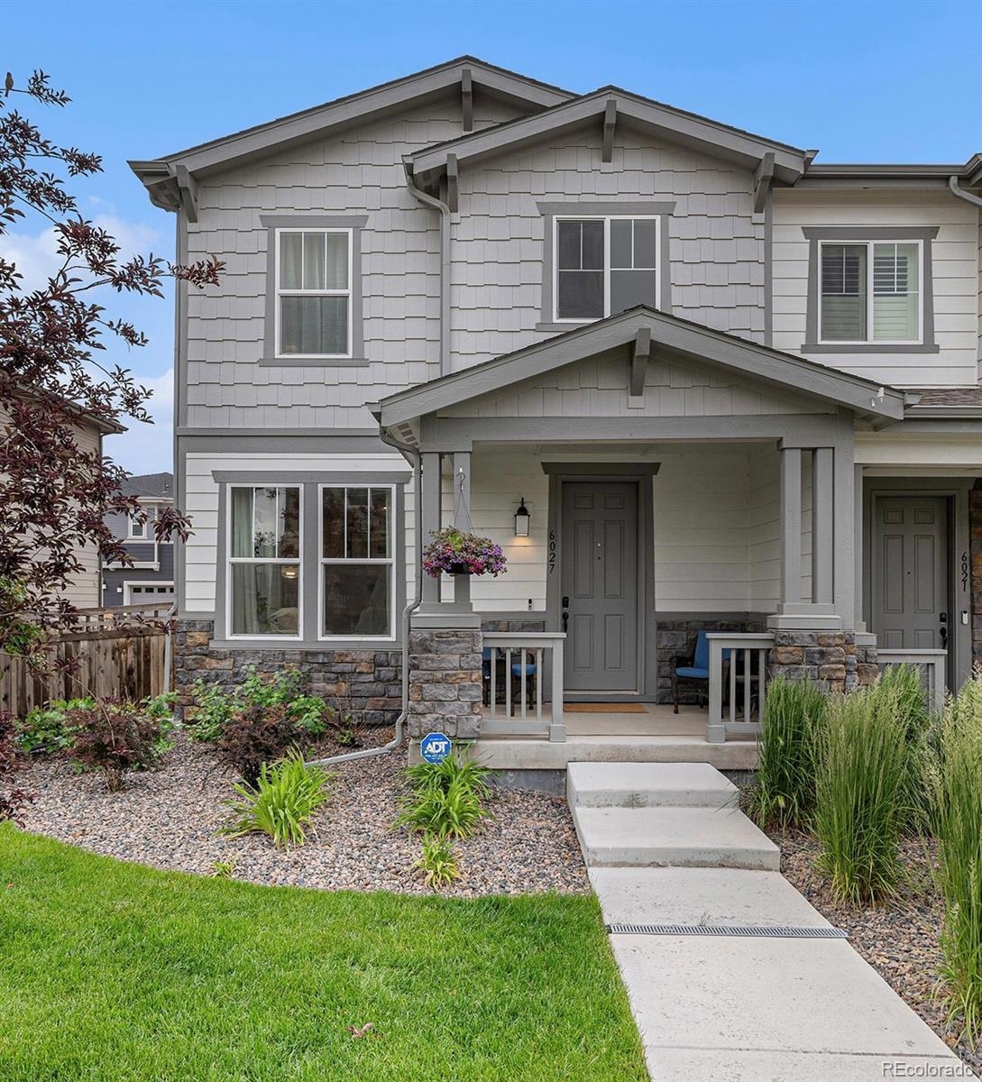 6027 N Netherland Ct, Aurora, CO 80019 - photo 1