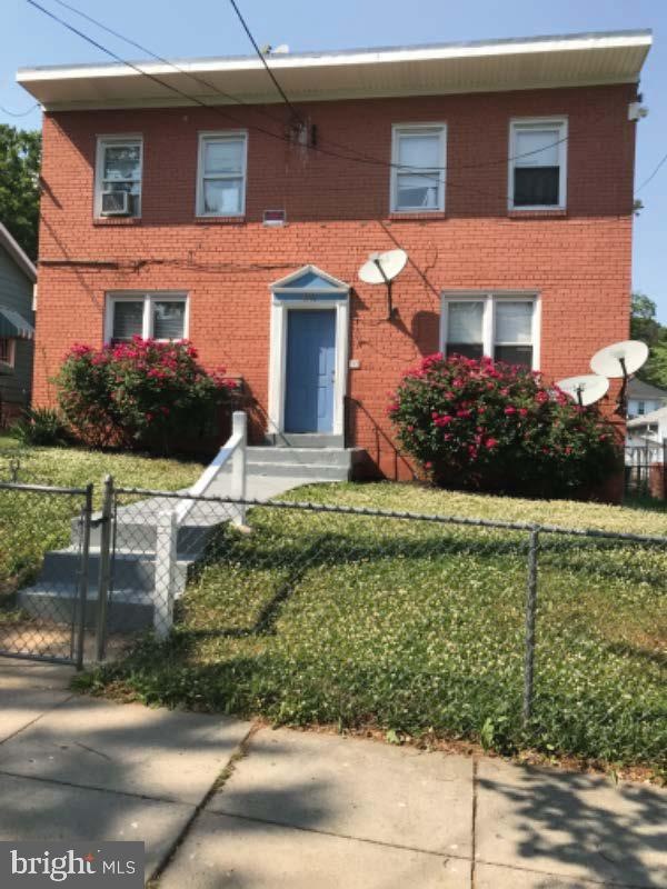 4244 Brooks St NE unit 2, Washington, DC 20019 - photo 1