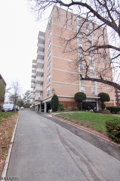 712 N Broad St unit 5A, Elizabeth, NJ 07208 - photo 1