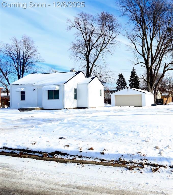 570 S Stirling, Pontiac, MI 48340 - photo 1