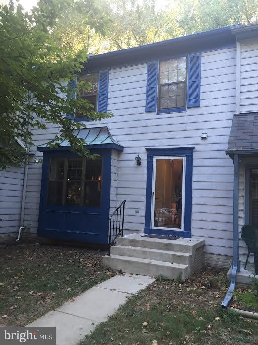 5912 Roberts Common Ct, Burke, VA 22015 - photo 1