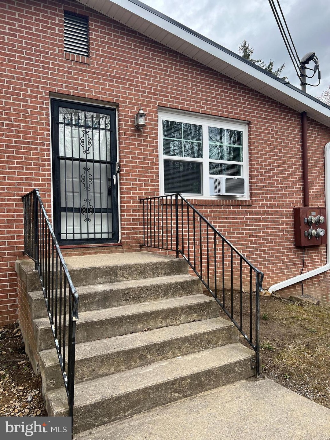 156 Tower Cir unit 1, Berkeley Springs, WV 25411 - photo 1