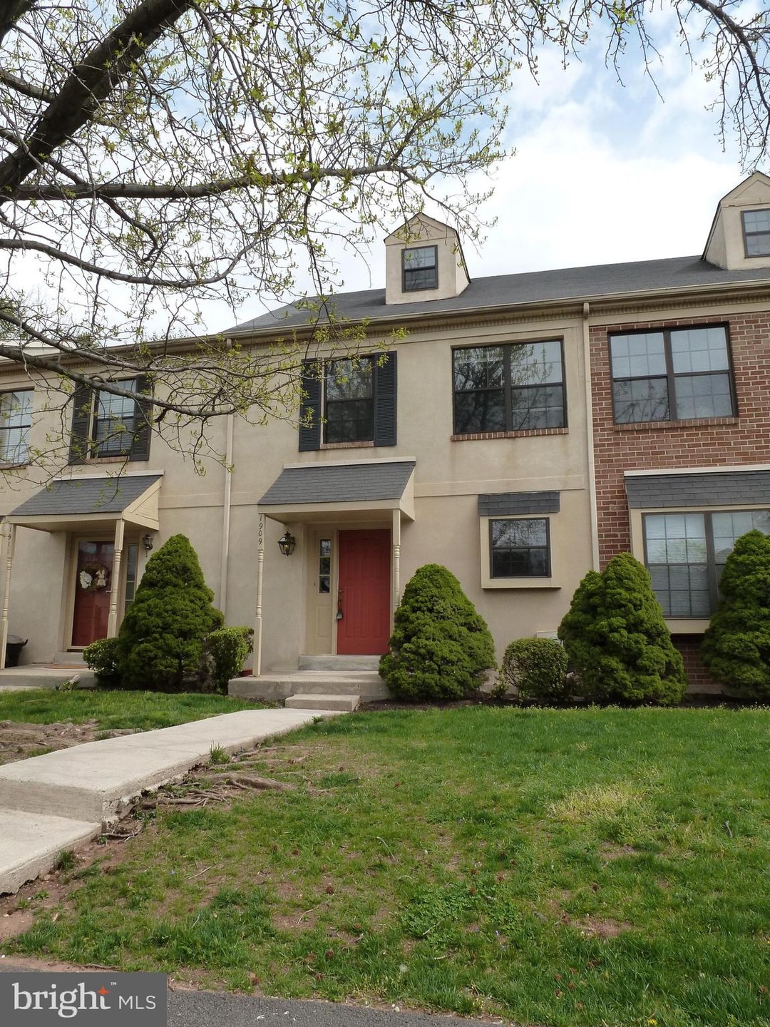 1909 Yorktown N, Norristown, PA 19403 - photo 1